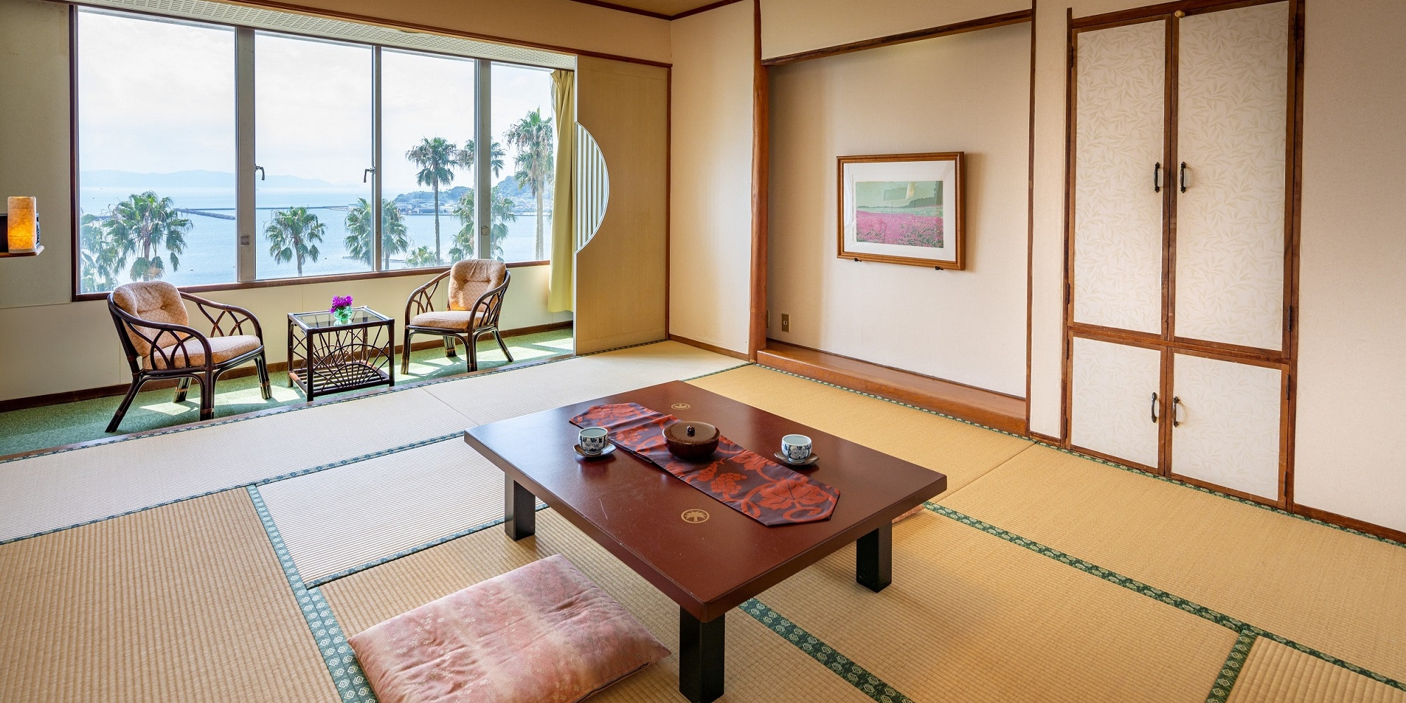 海を望むオーシャンビュー和室