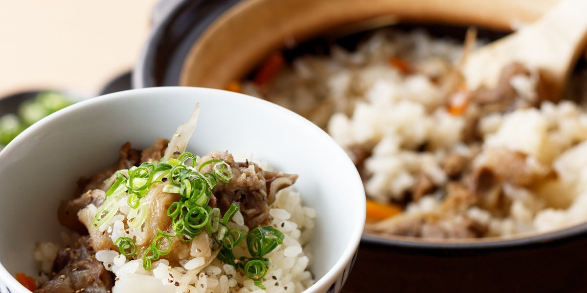 お肉と牛蒡の香りが食欲をそそる「能登牛」牛すじ土鍋ご飯