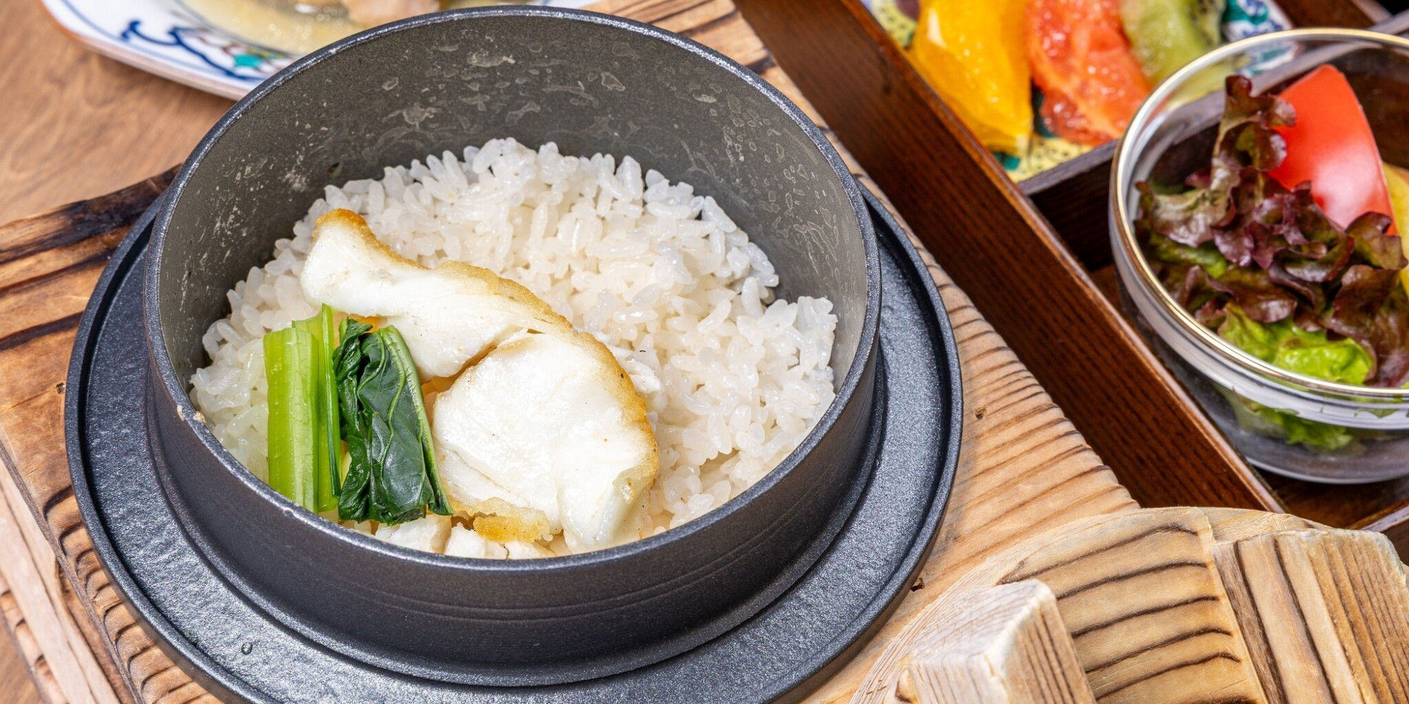 【朝食】金沢を感じる釜めし
