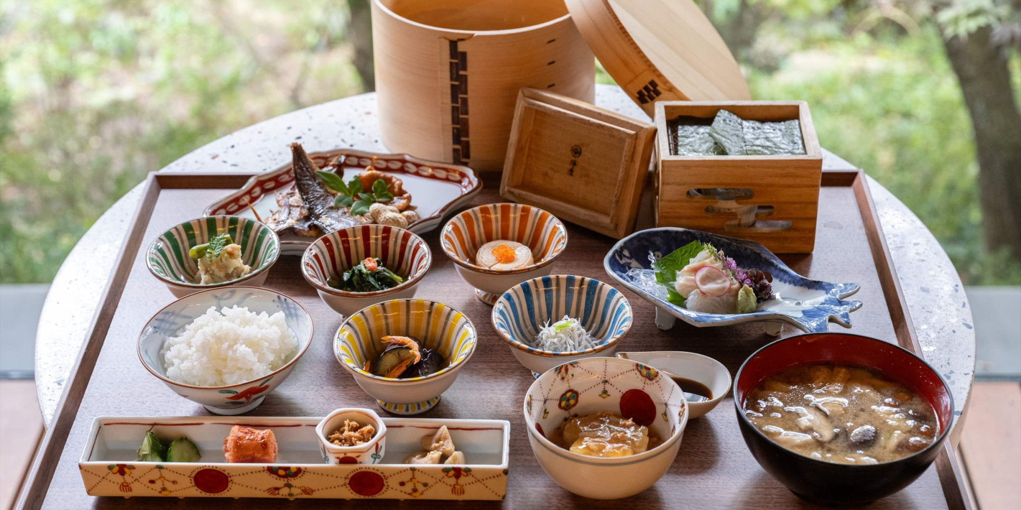 朝食