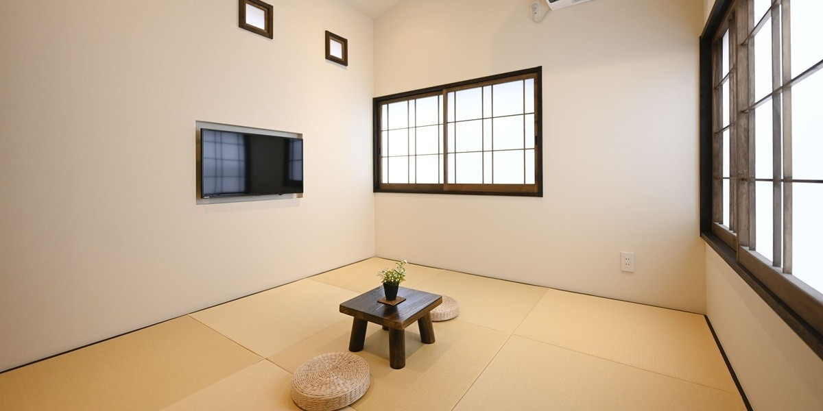 “榴”は茶室のような小さな空間をコンセプトにしたお一人様専用のお部屋です。