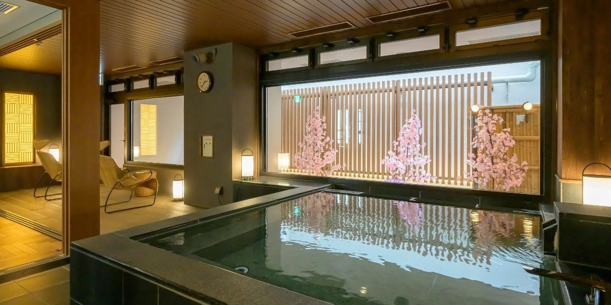 【貸切風呂「桜」】ゆったりした優雅な空間でプライベートな入浴を　1時間3,300円／15時半～24時