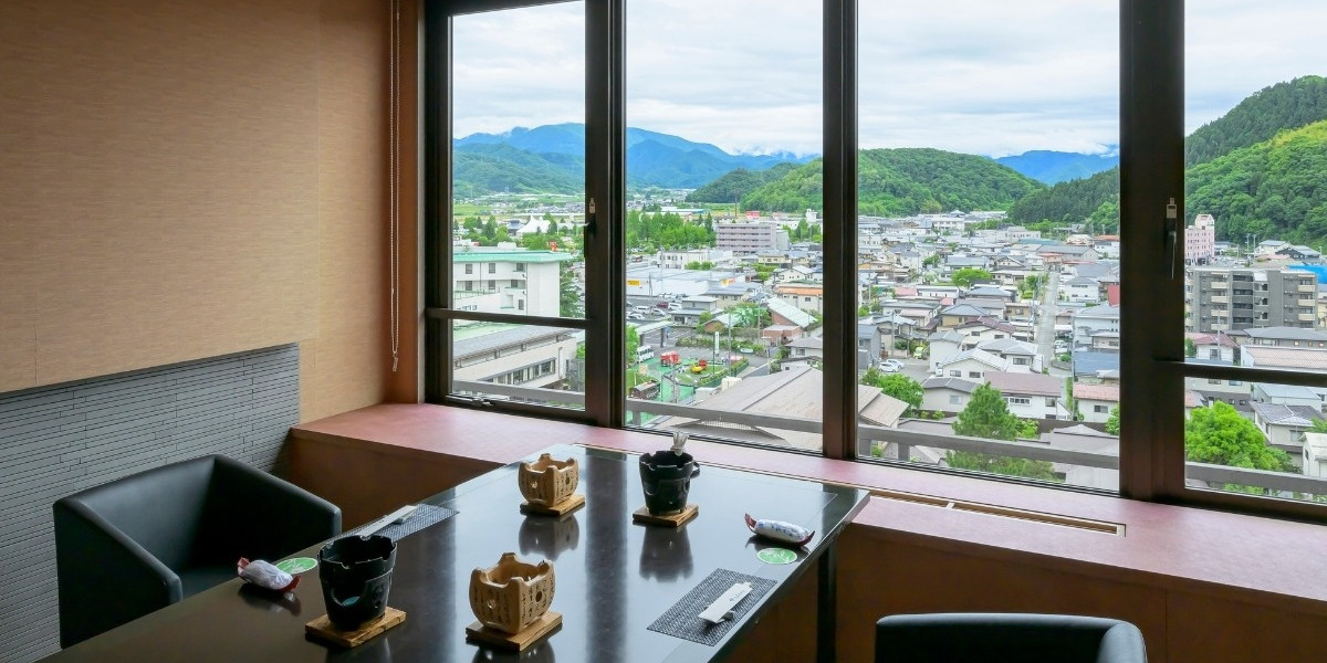 個室食会場「彩花亭」夜景をを眺められるアド際の個室（室数限定）