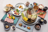 別府名物の地獄蒸しとおおいた和牛ステーキが楽しめるよくばりコース