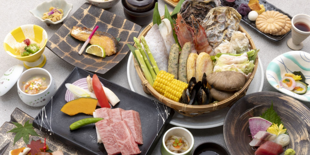 別府名物の地獄蒸しとおおいた和牛ステーキが付いた創作和会席