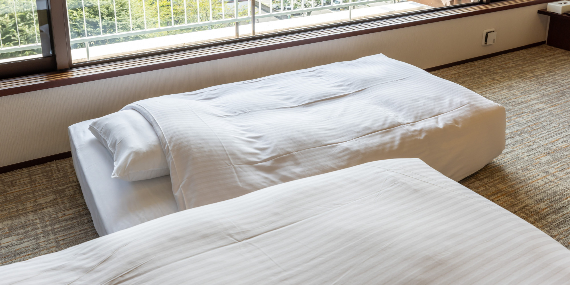 定員3名のお部屋ですので、1名分はエキストラベッドのご用意がございます。